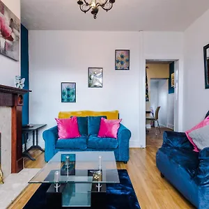 https://cosy-2-bedroom-house-short-drive-from-pleasure-beach.hotelsin-chester.com